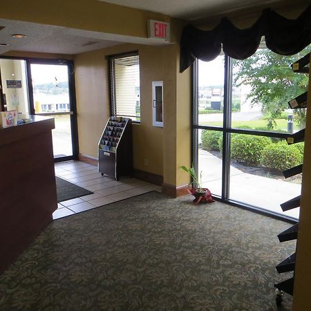 Budgetel Inn & Suites Macon Exterior photo
