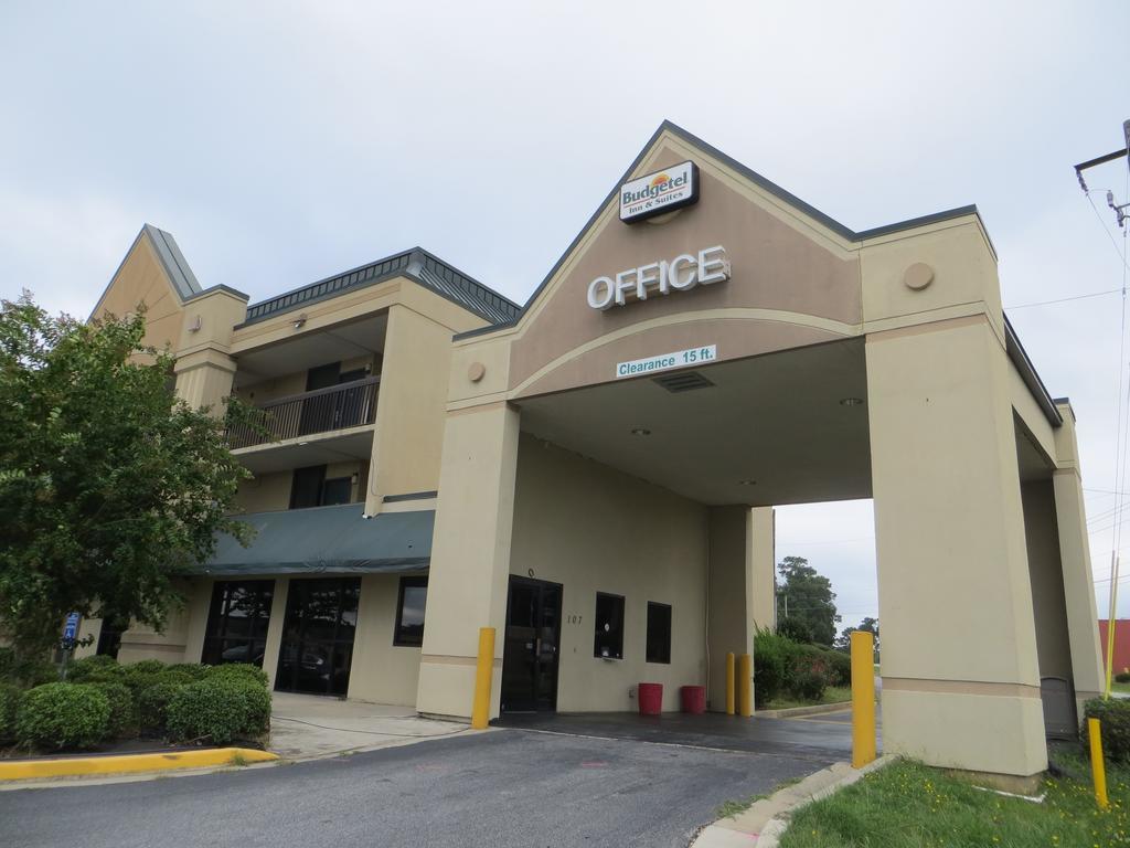 Budgetel Inn & Suites Macon Exterior photo